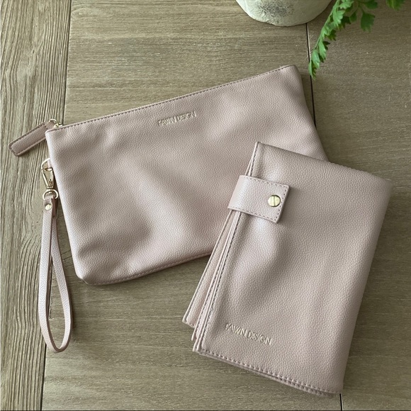 Pre Owned Fawn Design in Warm Blush Color Clutch Bag & Changing Mat - Picture 3 of 9